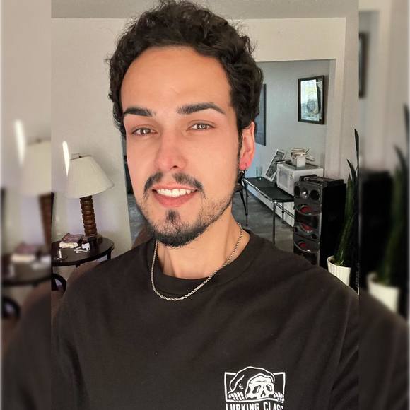 Meet your Posher, Avery - Picture 1 of 1